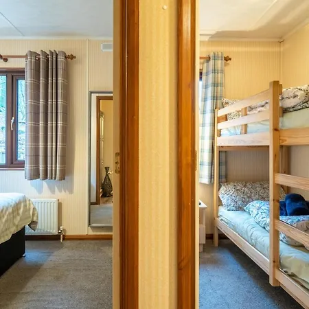 Woodland Retreat - White Cross Bay Windermere